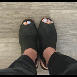 Paul Green Cayenne Leather Peep Toe Sandal